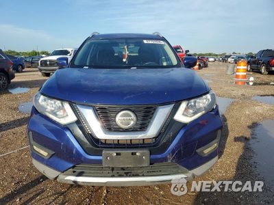 Piąte zdjęcie samochodu w środku: 2018 NISSAN ROGUE SV VIN:KNMAT2MT1JP508448 - miniatura
