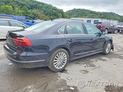 Trzecie zdjęcie samochodu z tyłu: 2017 VOLKSWAGEN PASSAT SE VIN:1VWBT7A30HC037106 - miniatura