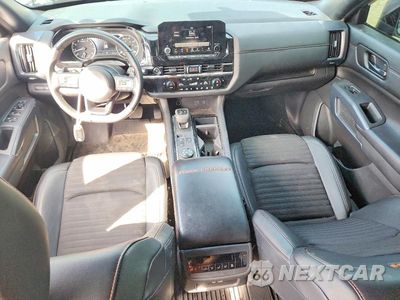 Zdjęcie 8 z 13 samochodu: 2024 NISSAN PATHFINDER ROCK CREEK VIN:5N1DR3BD2RC261999 - miniatura