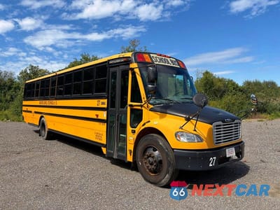 2015 FREIGHTLINER CHASSIS B2B 4UZABRDU5FCFW9514 - główne zdjęcie licytacji z USA - miniatura