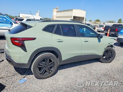 Trzecie zdjęcie samochodu z tyłu: 2025 CHEVROLET TRAX ACTIV VIN:KL77LKEPXSC321985 - miniatura