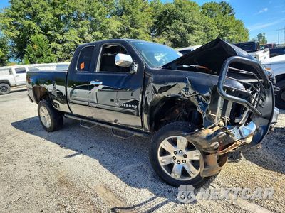 Czwarte zdjęcie samochodu z boku: 2013 CHEVROLET SILVERADO K1500 LT VIN:1GCRKSE78DZ299810 - miniatura
