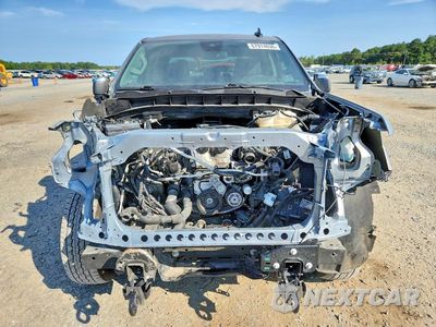 Piąte zdjęcie samochodu w środku: 2024 GMC SIERRA K1500 SLE VIN:3GTPUBEK1RG314726 - miniatura
