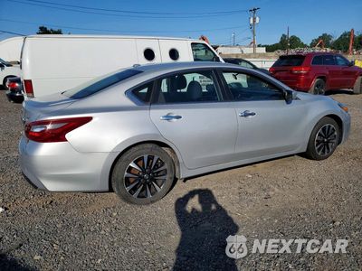 Trzecie zdjęcie samochodu z tyłu: 2018 NISSAN ALTIMA 2.5 SV VIN:1N4AL3AP2JC194271 - miniatura
