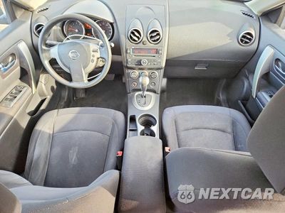 Zdjęcie 8 z 13 samochodu: 2010 NISSAN ROGUE S VIN:JN8AS5MVXAW610430 - miniatura