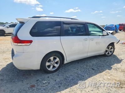Trzecie zdjęcie samochodu z tyłu: 2014 TOYOTA SIENNA LE VIN:5TDKK3DC4ES408062 - miniatura