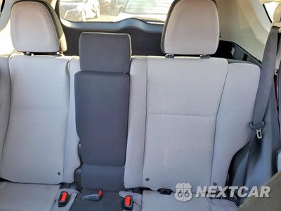 Zdjęcie 10 z 13 samochodu: 2018 TOYOTA RAV4 XLE VIN:JTMRFREV5JD238077 - miniatura