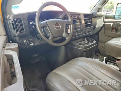 Zdjęcie 8 z 13 samochodu: 2022 GMC SAVANA BOX TRUCK VIN:7GZ37TC79NN001504 - miniatura