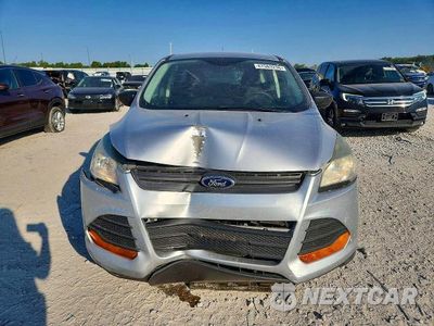 Piąte zdjęcie samochodu w środku: 2016 FORD ESCAPE S VIN:1FMCU0F74GUC10055 - miniatura