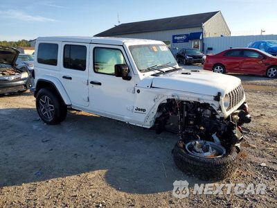 Czwarte zdjęcie samochodu z boku: 2025 JEEP WRANGLER SAHARA VIN:1C4PJXEN0SW546760 - miniatura