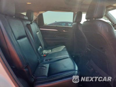Zdjęcie 11 z 13 samochodu: 2017 TOYOTA HIGHLANDER XLE VIN:5TDJZRFH0HS362009 - miniatura