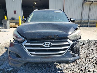 Piąte zdjęcie samochodu w środku: 2017 HYUNDAI TUCSON SE PLUS VIN:KM8J33A4XHU375425 - miniatura