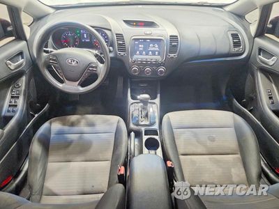 Zdjęcie 8 z 12 samochodu: 2018 KIA FORTE LX VIN:3KPFL4A79JE166806 - miniatura