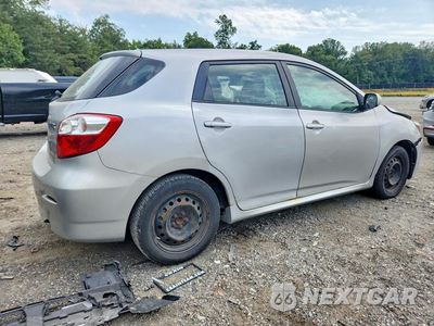 Trzecie zdjęcie samochodu z tyłu: 2010 TOYOTA MATRIX BASE VIN:2T1KU4EE0AC330866 - miniatura
