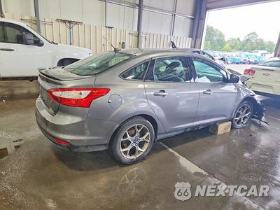 Trzecie zdjęcie samochodu z tyłu: 2014 FORD FOCUS SE VIN:1FADP3F27EL209612 - miniatura