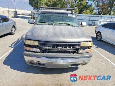 Piąte zdjęcie samochodu w środku: 2002 CHEVROLET SILVERADO C1500 VIN:2GCEC19V321372652 - miniatura