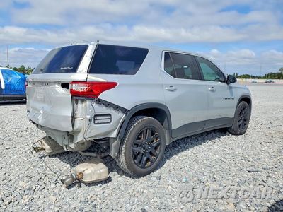 Trzecie zdjęcie samochodu z tyłu: 2019 CHEVROLET TRAVERSE LS VIN:1GNERFKW8KJ204775 - miniatura