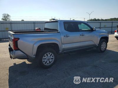 Trzecie zdjęcie samochodu z tyłu: 2025 TOYOTA TACOMA SR5 VIN:3TMLB5JN0SM159048 - miniatura