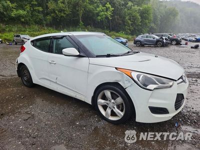 Czwarte zdjęcie samochodu z boku: 2013 HYUNDAI VELOSTER BASE VIN:KMHTC6AD3DU106218 - miniatura