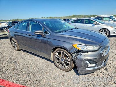 Czwarte zdjęcie samochodu z boku: 2019 FORD FUSION TITANIUM VIN:3FA6P0D98KR184210 - miniatura