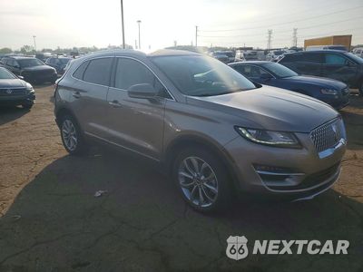 Czwarte zdjęcie samochodu z boku: 2019 LINCOLN MKC SELECT VIN:5LMCJ2C97KUL09890 - miniatura