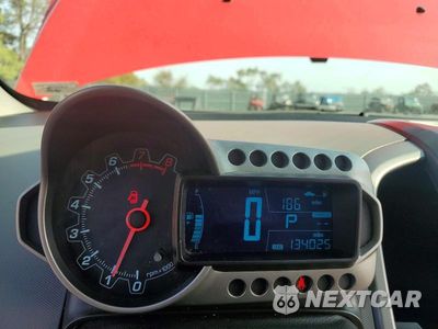 Zdjęcie 9 z 12 samochodu: 2014 CHEVROLET SONIC LT VIN:1G1JC6SBXE4222308 - miniatura