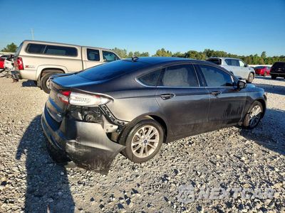 Trzecie zdjęcie samochodu z tyłu: 2020 FORD FUSION SE VIN:3FA6P0HD5LR108962 - miniatura