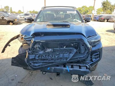 Piąte zdjęcie samochodu w środku: 2019 TOYOTA TACOMA TRD PRO VIN:5TFCZ5AN1KX193408 - miniatura
