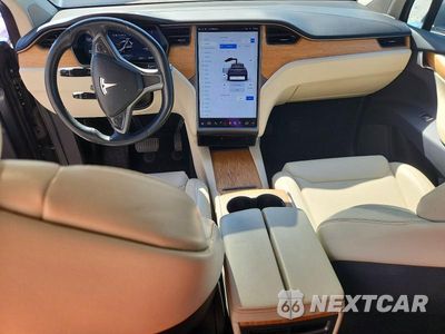 Zdjęcie 8 z 12 samochodu: 2019 TESLA MODEL X VIN:5YJXCDE22KF158934 - miniatura