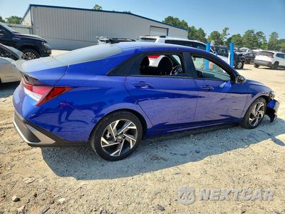 Trzecie zdjęcie samochodu z tyłu: 2025 HYUNDAI ELANTRA SEL SPORT VIN:KMHLM4DG9SU031531 - miniatura