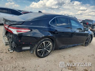 Trzecie zdjęcie samochodu z tyłu: 2018 TOYOTA CAMRY XSE V6 VIN:4T1BZ1HK3JU002647 - miniatura
