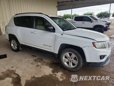 Czwarte zdjęcie samochodu z boku: 2014 JEEP COMPASS SPORT VIN:1C4NJCBA4ED881621 - miniatura