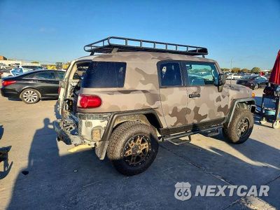 Trzecie zdjęcie samochodu z tyłu: 2010 TOYOTA FJ CRUISER BASE VIN:JTEZU4BF3AK010611 - miniatura