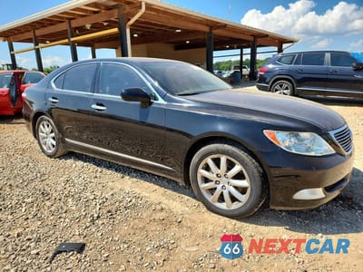Czwarte zdjęcie samochodu z boku: 2008 LEXUS LS 460 VIN:JTHBL46F985064618 - miniatura