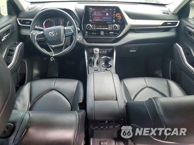 Zdjęcie 8 z 13 samochodu: 2022 TOYOTA HIGHLANDER LE VIN:5TDBZRBH2NS573329 - miniatura