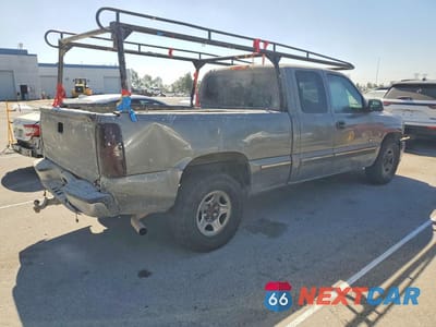 Trzecie zdjęcie samochodu z tyłu: 2002 CHEVROLET SILVERADO C1500 VIN:2GCEC19V321372652 - miniatura