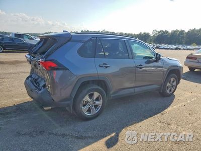 Trzecie zdjęcie samochodu z tyłu: 2024 TOYOTA RAV4 XLE VIN:2T3W1RFV6RC258712 - miniatura