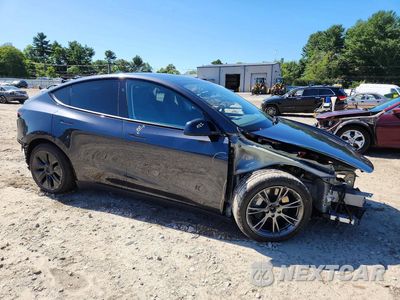Czwarte zdjęcie samochodu z boku: 2025 TESLA MODEL Y VIN:7SAYGAEE8SF241899 - miniatura