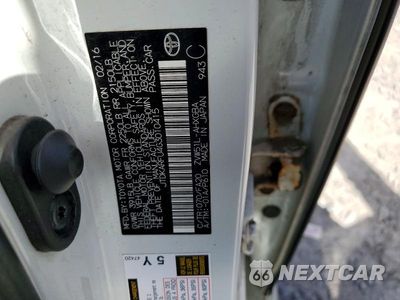Zdjęcie 12 z 12 samochodu: 2016 TOYOTA PRIUS THREE VIN:JTDKARFU4G3010415 - miniatura
