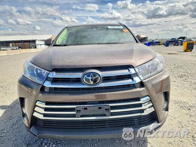 Piąte zdjęcie samochodu w środku: 2017 TOYOTA HIGHLANDER LIMITED VIN:5TDDZRFH7HS403409 - miniatura