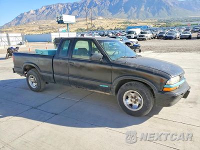 Czwarte zdjęcie samochodu z boku: 1997 CHEVROLET S TRUCK S10 VIN:1GCCS19X1V8167313 - miniatura