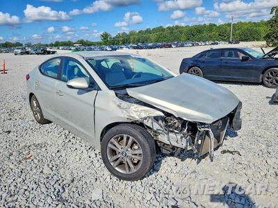 Czwarte zdjęcie samochodu z boku: 2017 HYUNDAI ELANTRA SE VIN:KMHD84LF7HU064750 - miniatura