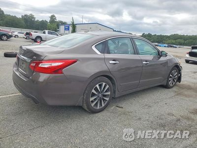 Trzecie zdjęcie samochodu z tyłu: 2017 NISSAN ALTIMA 2.5 SV VIN:1N4AL3AP3HC181166 - miniatura
