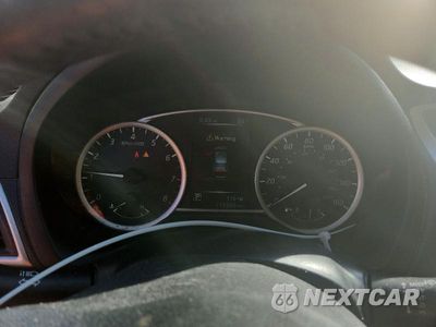 Zdjęcie 9 z 12 samochodu: 2017 NISSAN SENTRA SR VIN:3N1AB7AP3HY279712 - miniatura