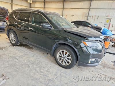 Czwarte zdjęcie samochodu z boku: 2018 NISSAN ROGUE SV VIN:5N1AT2MV8JC721899 - miniatura