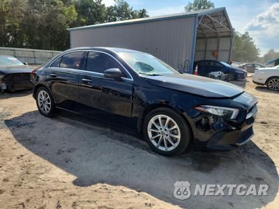 Czwarte zdjęcie samochodu z boku: 2019 MERCEDES-BENZ A 220 4MATIC VIN:WDD3G4FB5KW025054 - miniatura