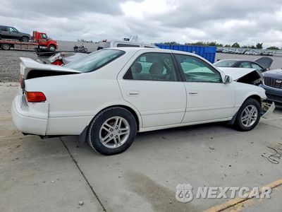 Trzecie zdjęcie samochodu z tyłu: 2000 TOYOTA CAMRY VIN:4T1BG22K4YU760978 - miniatura