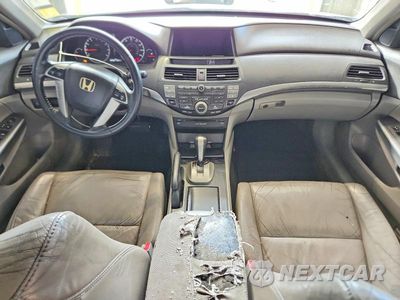 Zdjęcie 8 z 12 samochodu: 2008 HONDA ACCORD VIN:1HGCP26888A084819 - miniatura