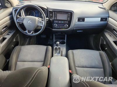 Zdjęcie 8 z 13 samochodu: 2016 MITSUBISHI OUTLANDER SE VIN:JA4AZ3A32GZ004684 - miniatura