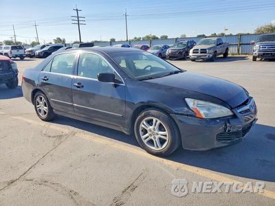 Czwarte zdjęcie samochodu z boku: 2007 HONDA ACCORD EX VIN:1HGCM56867A179338 - miniatura